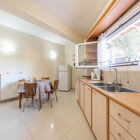 Апартаменты Helen Corfu House